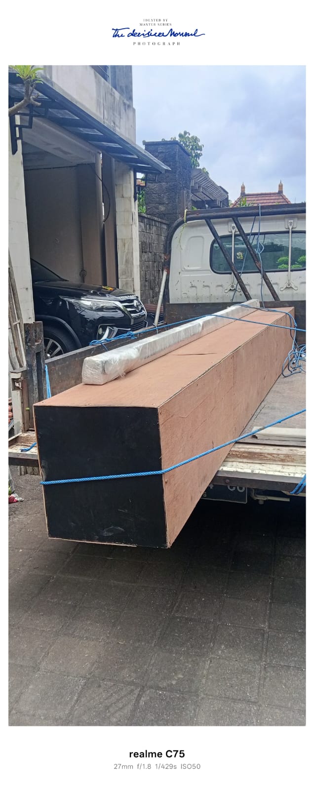Rolling door full perforated